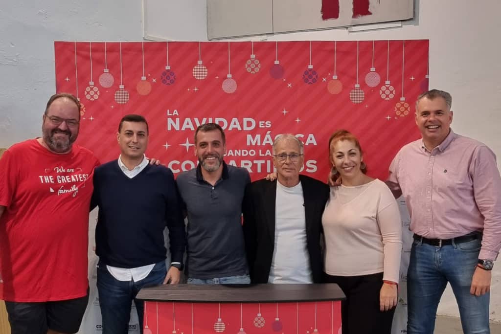Coca-Cola ha repartido 800 comidas en colaboración con la Asociación de Empresarios Zona Centro Santa Cruz de Tenerife y Catering Lucas Gamonal