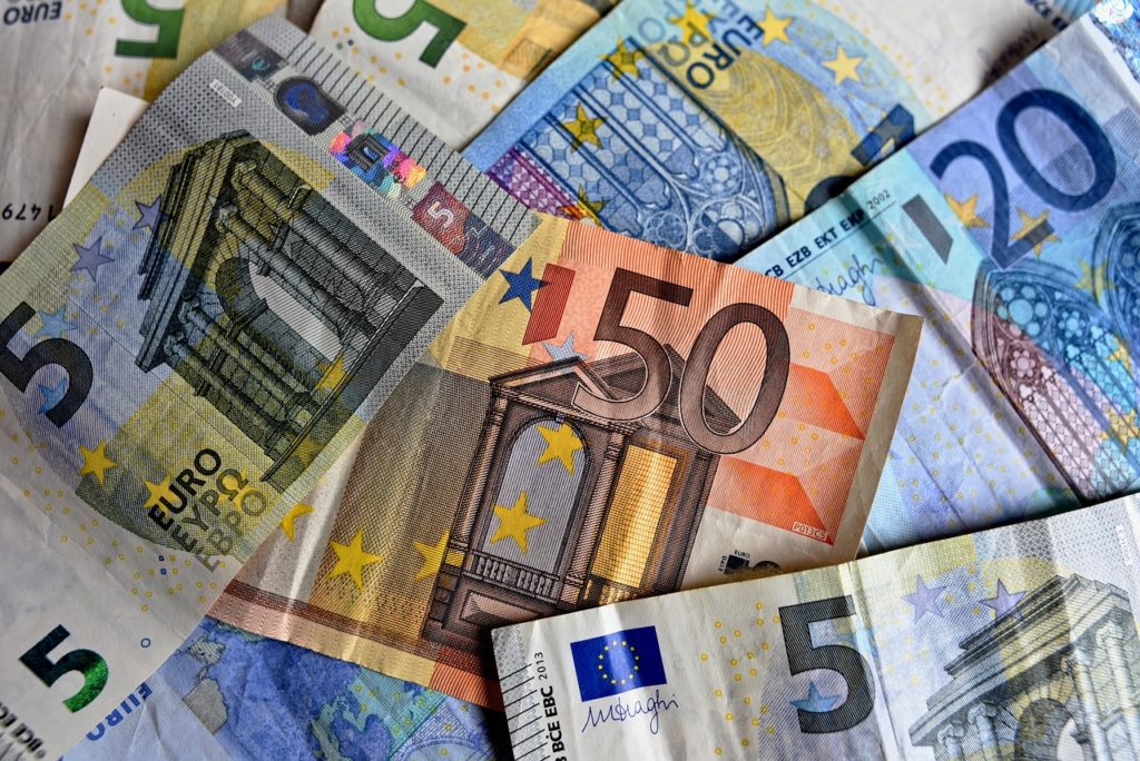 CCOO pide subir el salario mínimo entre 82 y 100 euros al mes en 2023