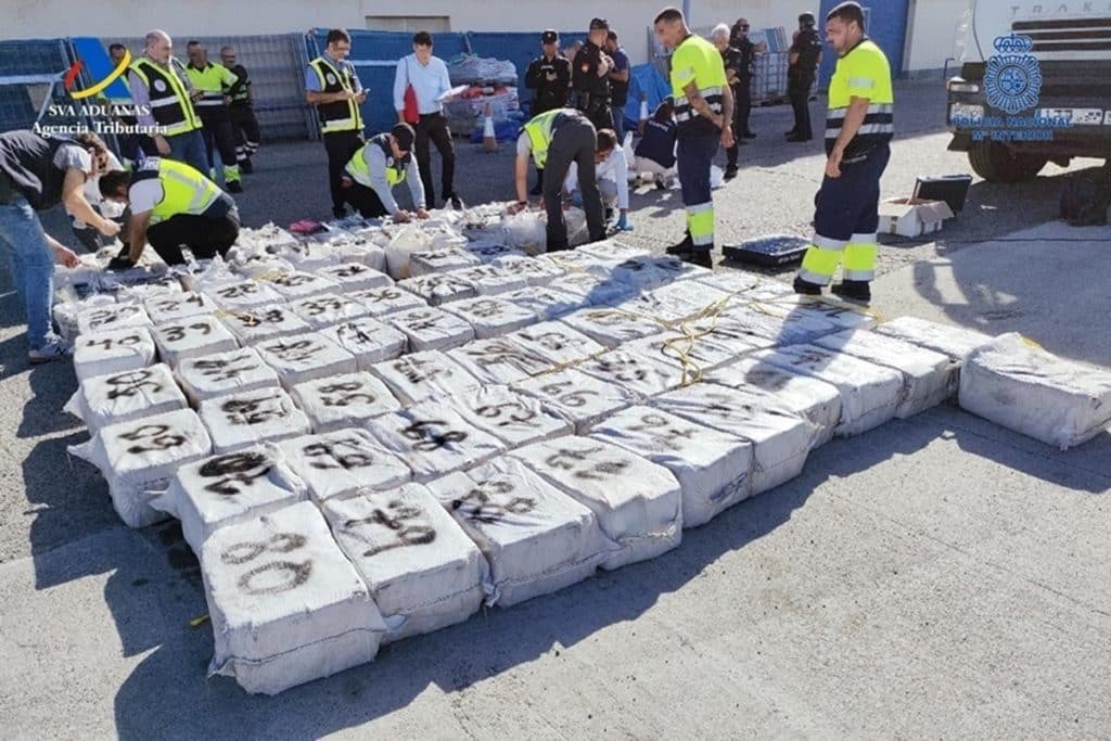 Interceptan un nuevo barco con destino a Canarias lleno de cocaína