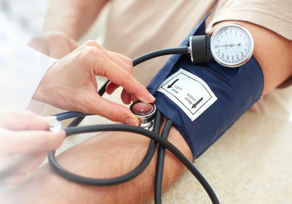 Golpe a la hipertensión: la nueva técnica que cura la presión arterial elevada más resistente