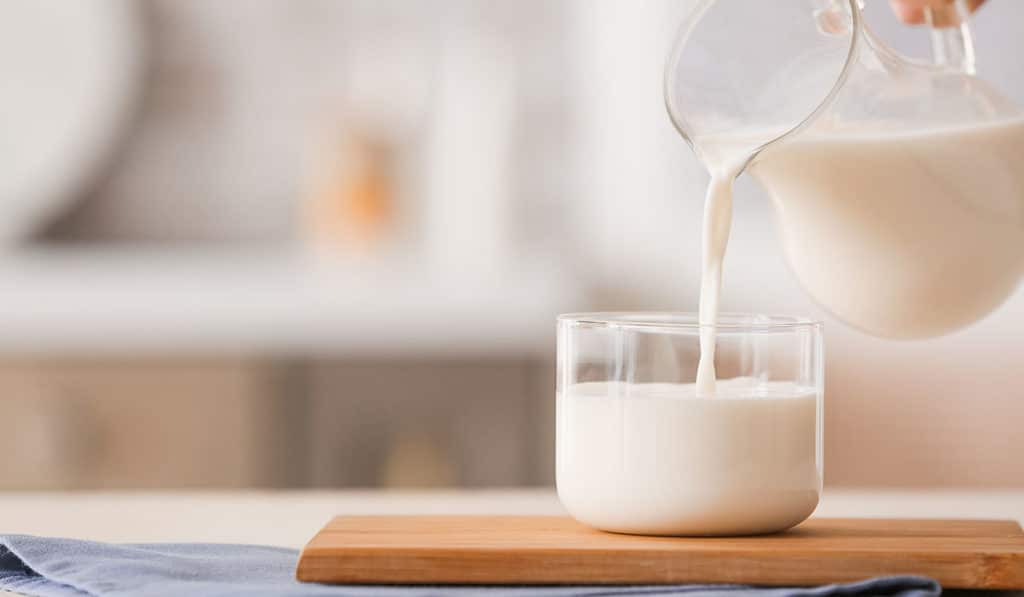 Aclaran la eterna duda sobre la leche: ¿entera, semidesnatada o desnatada?