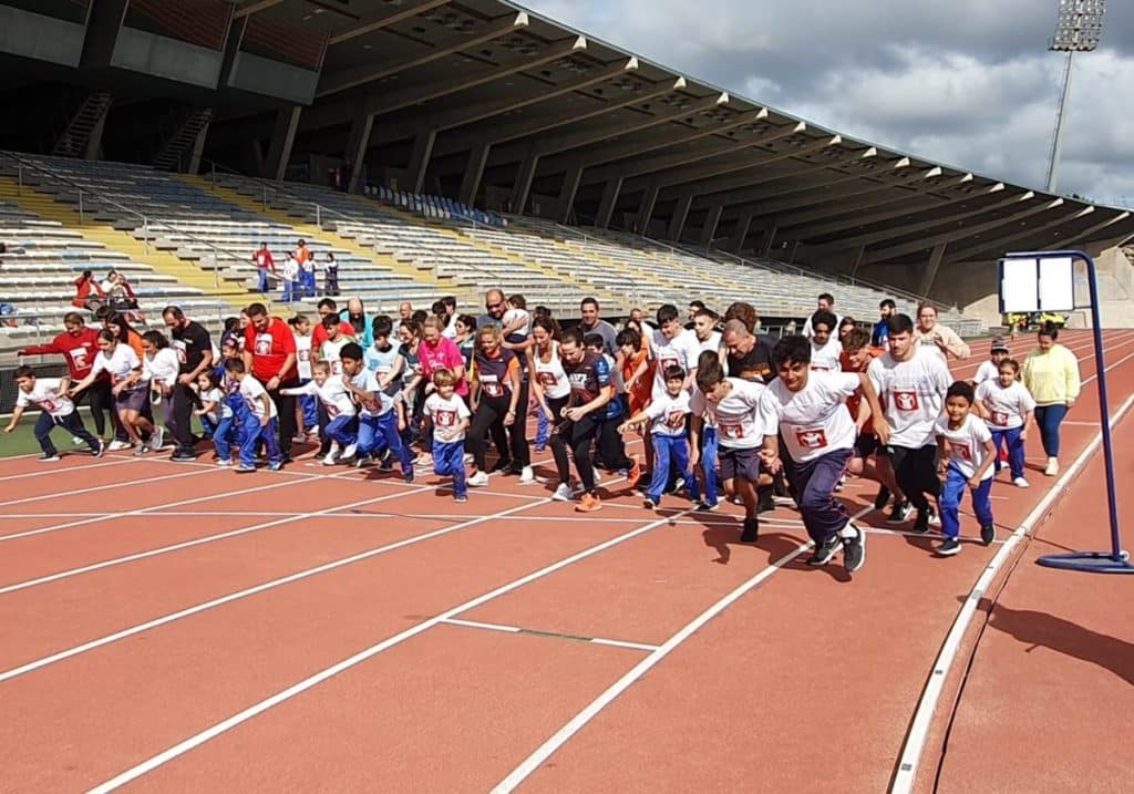 El colegio Acaymo Nuestra Señora de Candelaria corre para Kilómetros Solidarios