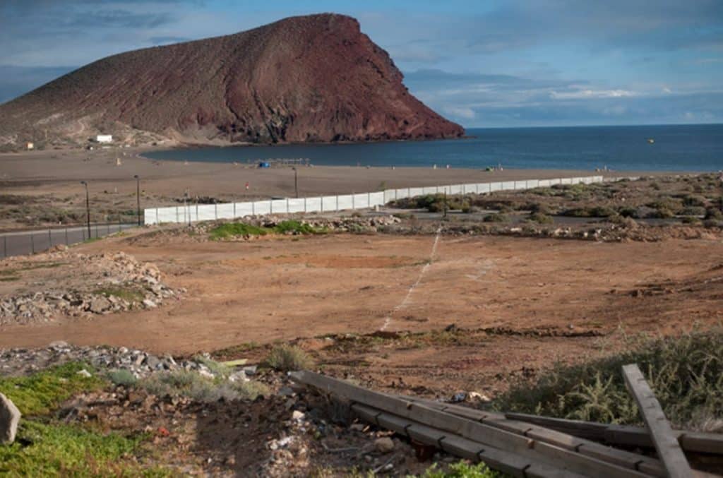 Denuncian la reanudación de las obras del hotel de La Tejita