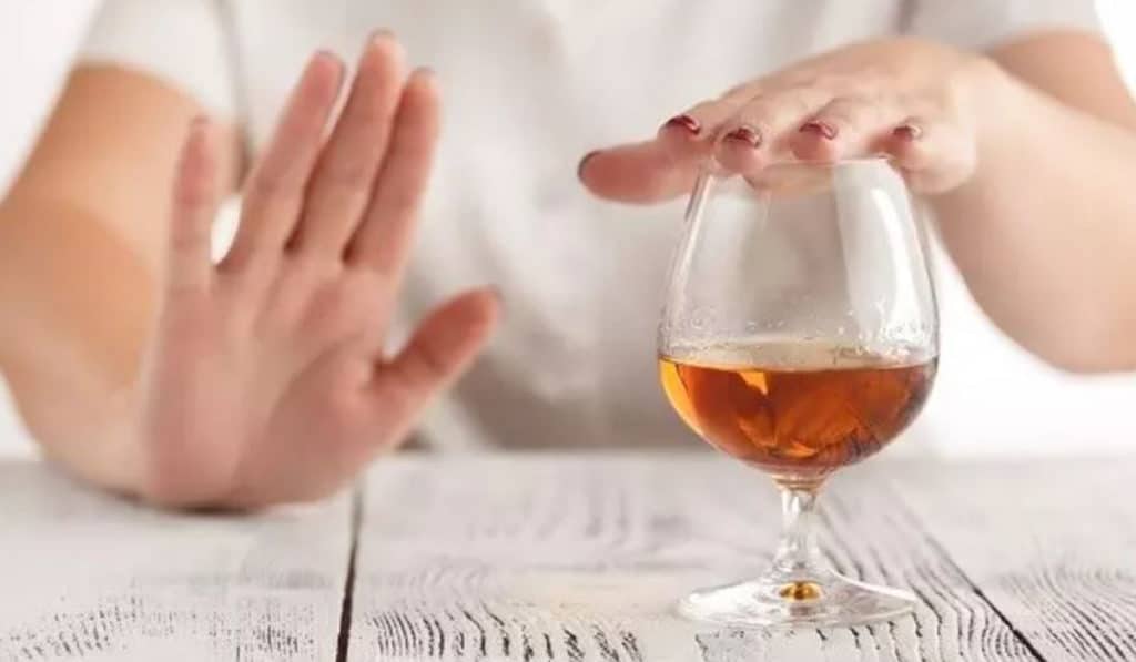 El alcohol, ¿vinculado con la aceleración del alzhéimer?