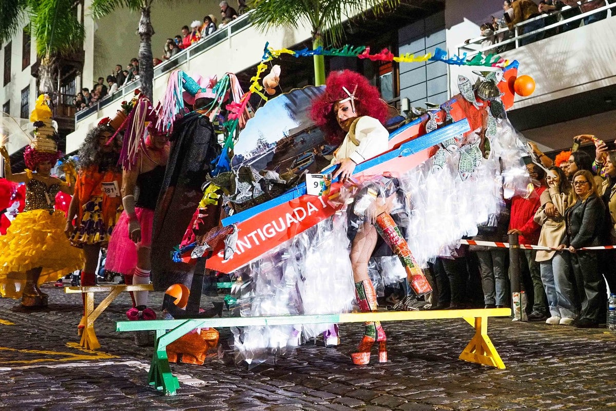 Mascarita Ponte Tacón