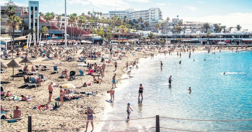 Canarias alarga su gran remontada turística