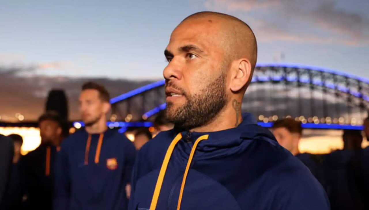 Dani Alves vuelve a pedir salir en libertad provisional