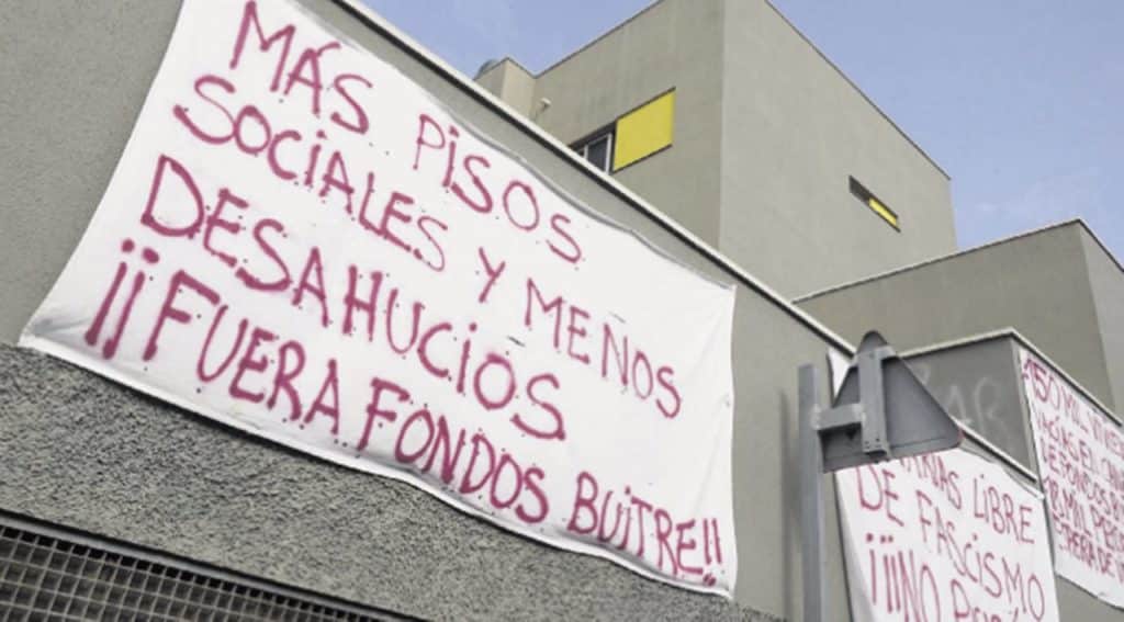 Queremos Movernos exigió al Gobierno que rectifique este error inmediatamente, porque hay muchos beneficiarios esperando por una vivienda.