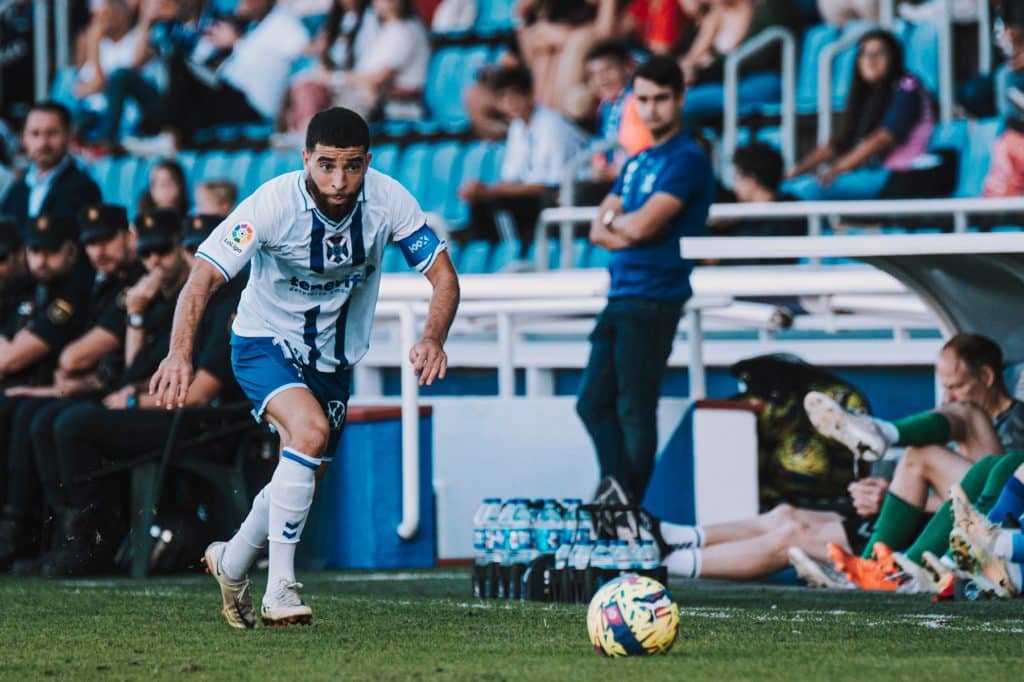 El Tenerife, a ganar en Gijón para mantener intacta la ilusión del 'play-off'