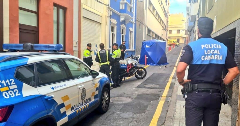 Una emergencia obliga a cerrar una calle en Santa Cruz