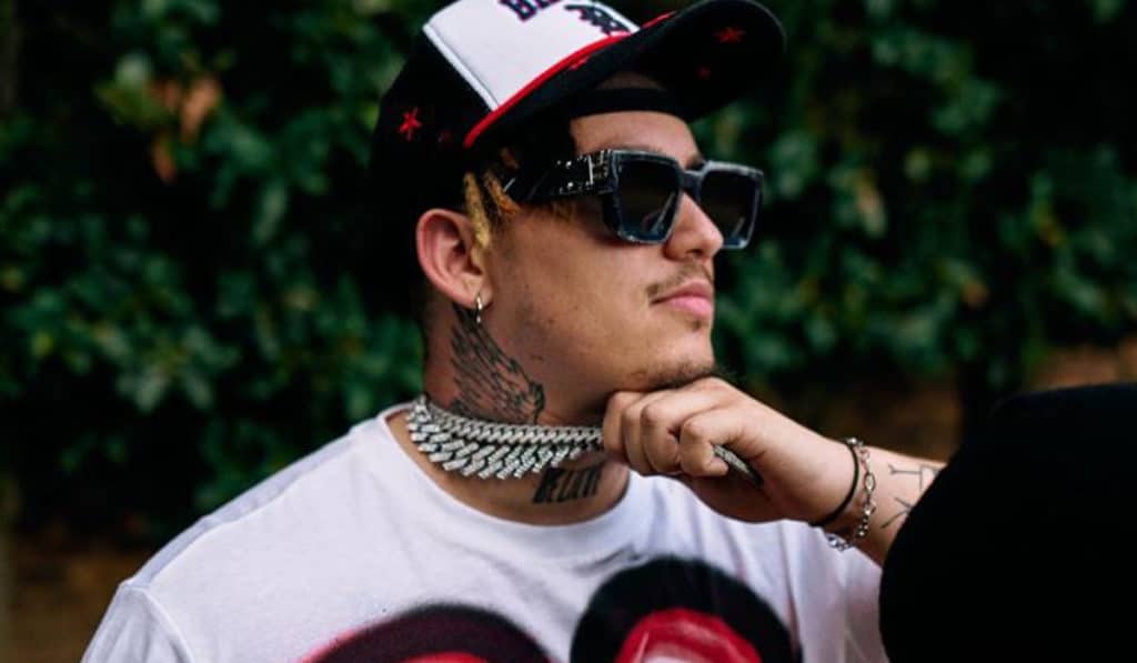 Tragedia en pleno concierto: muere el rapero Costa Titch tras desplomarse sobre el escenario