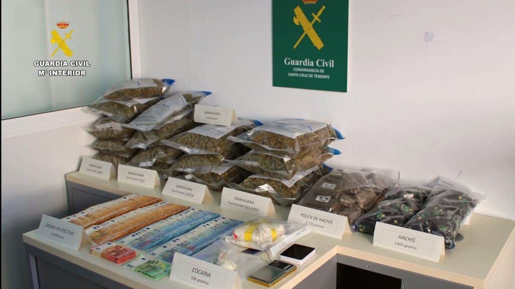 La Guardia Civil desmantela un "supermercado" de drogas en Canarias