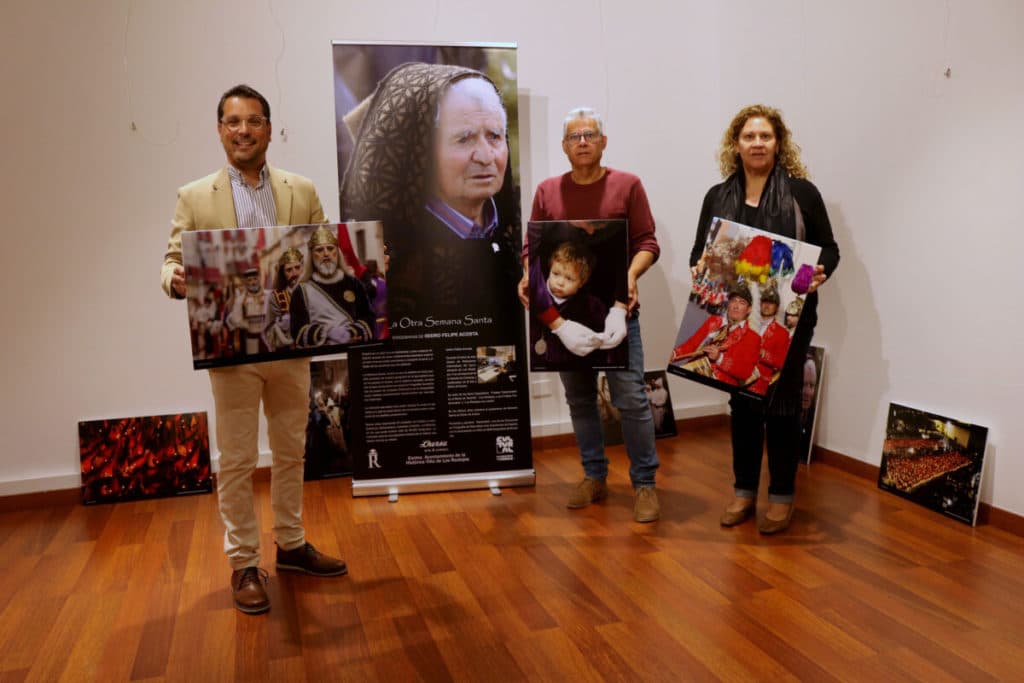 Los Realejos expone el recorrido fotográfico ‘La otra Semana Santa’ de Isidro Felipe Acosta por 33 ciudades española