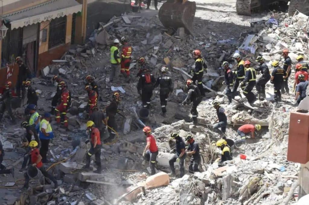 Arona conmemora el séptimo aniversario del derrumbe del edificio de Los Cristianos en el que murieron siete personas