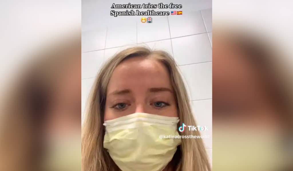 Una estadounidense que vive en España alucina en TikTok con la sanidad pública: "¡El Ibuprofeno a dos euros!"
