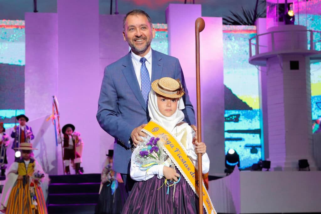 Aarón Rodríguez Ramos y Lía González García, elegidos Mago y Maga Infantil de las Fiestas de Mayo