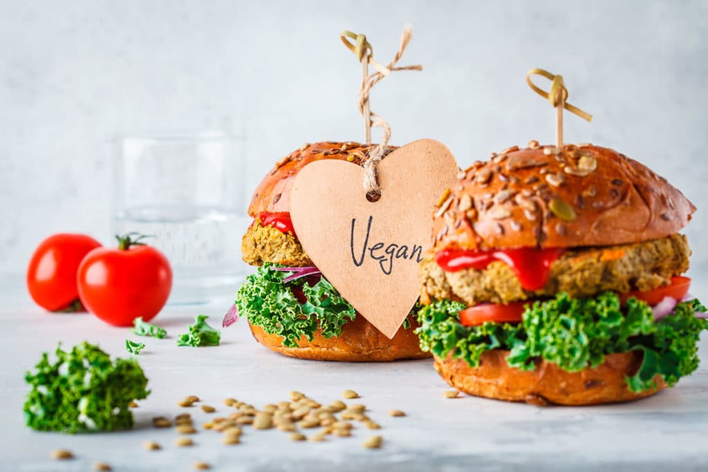 Un estudio advierte de que ser vegano no es sinónimo de buena salud, dado su consumo de productos procesados