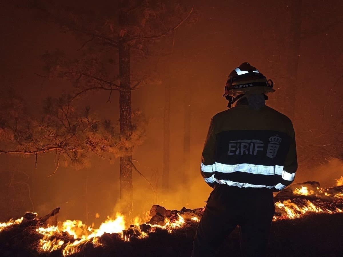 Tenerife contará con dos helicópteros para combatir los incendios forestales