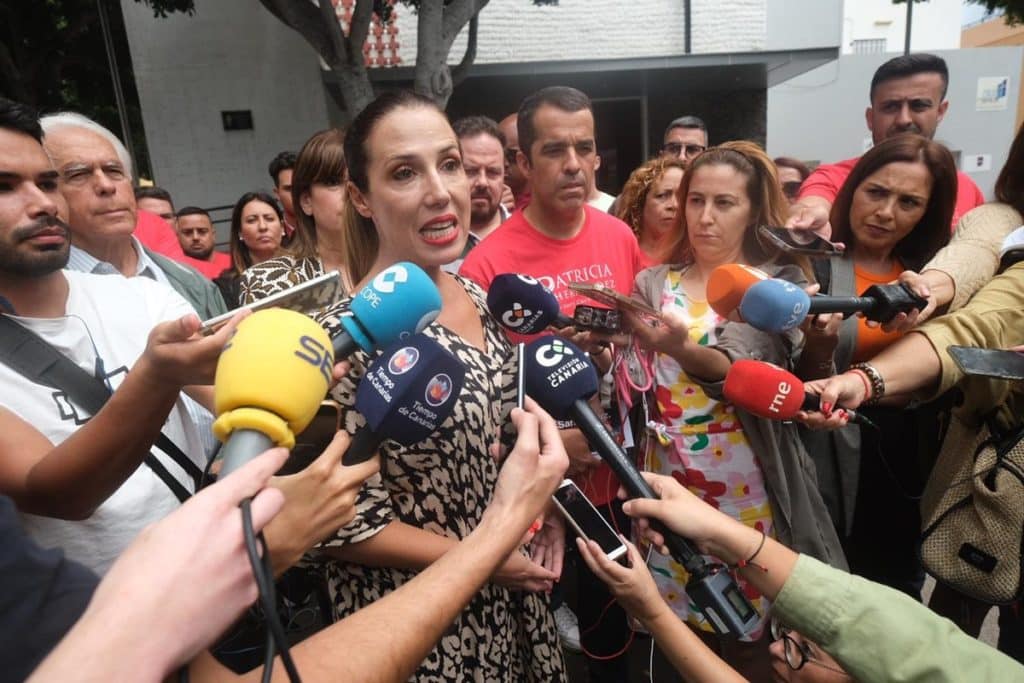 Patricia Hernández comunica la dimisión de José Ángel Martín de todos sus cargos
