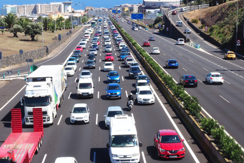 Millones de coches no podrán entrar en las zonas de bajas emisiones de 149 ciudades en España