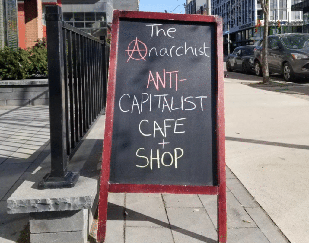 Cierra 'The Anarchist', la cafetería en la que solo pagabas lo que podías