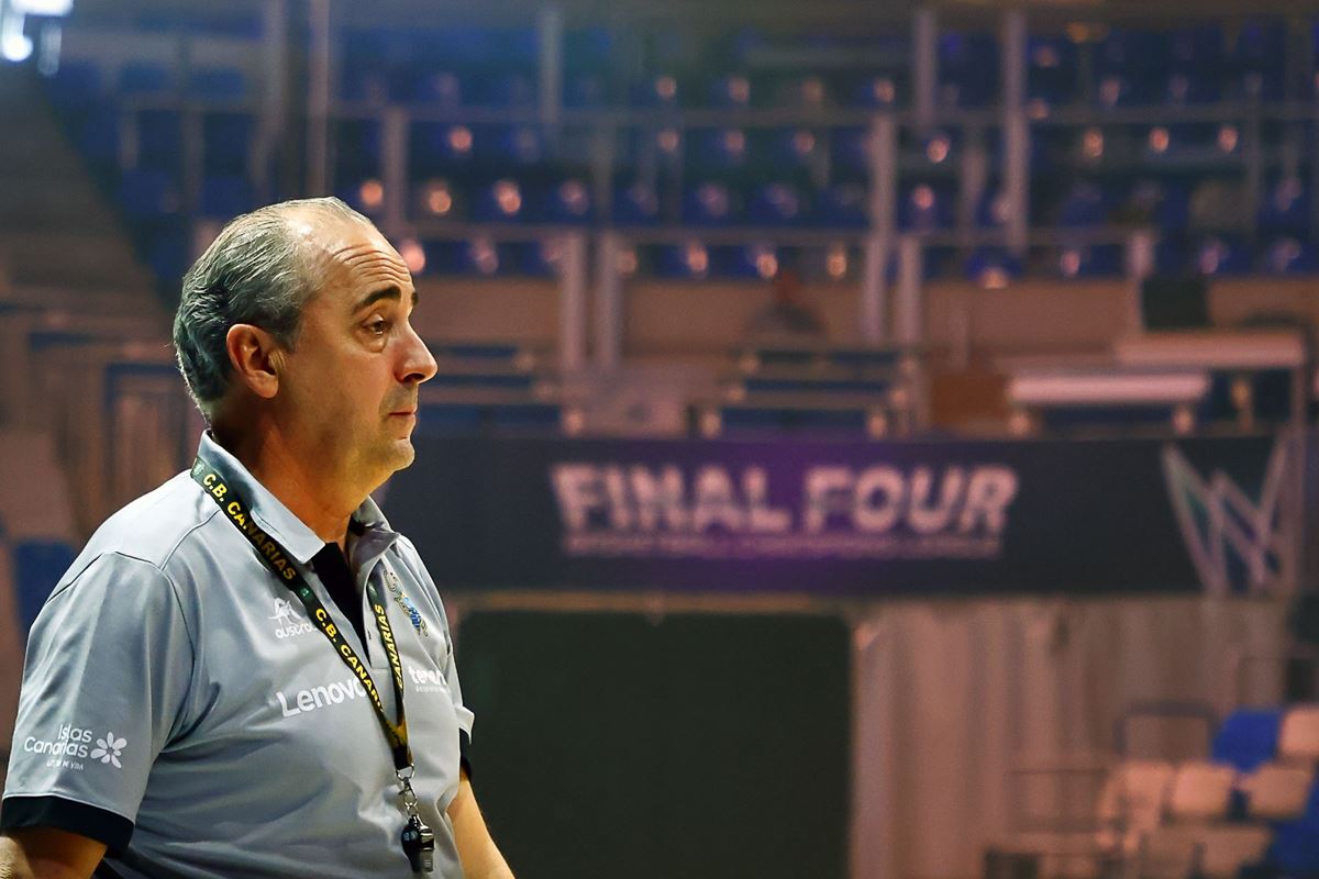 Txus Vidorreta, durante el entrenamiento del Lenovo Tenerife en el Martín Carpena de Málaga | EMILIO COBOS-CB CANARIAS