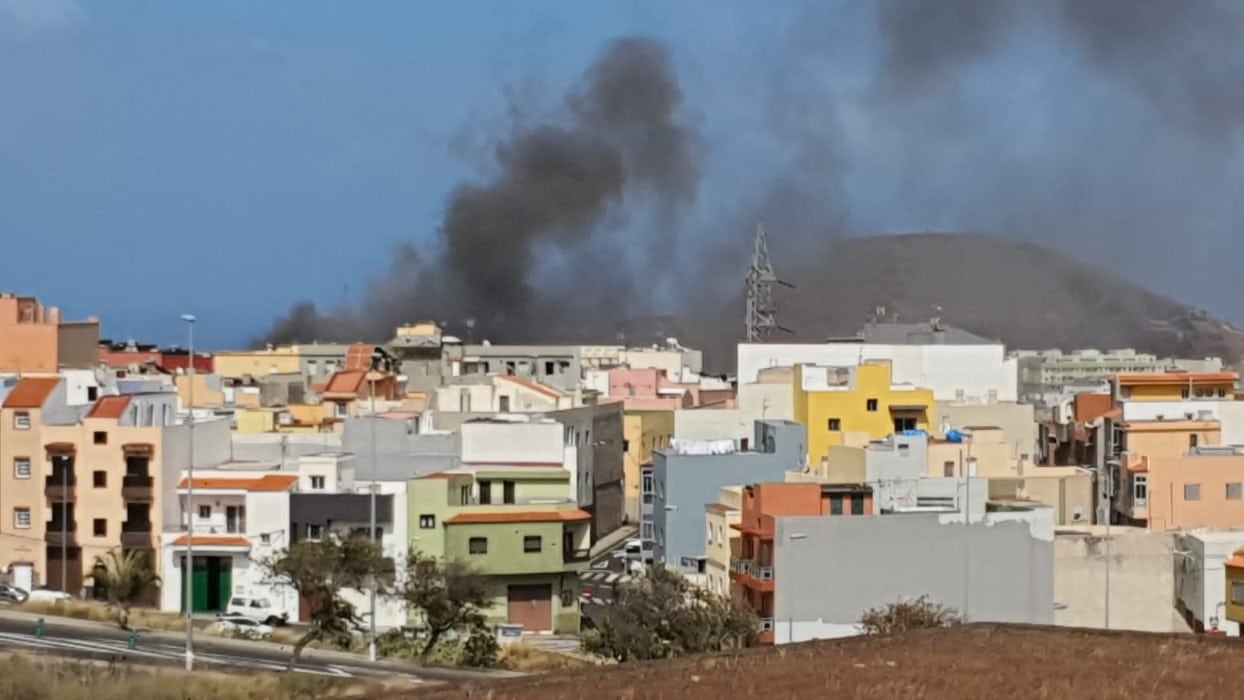 Incendio en Tíncer: un taller arde en llamas
