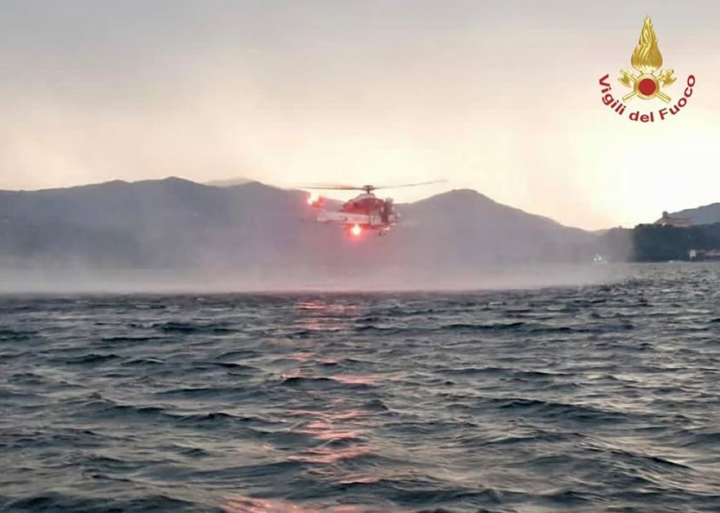 Al menos cuatro muertos al volcar un barco turístico en el norte de Italia