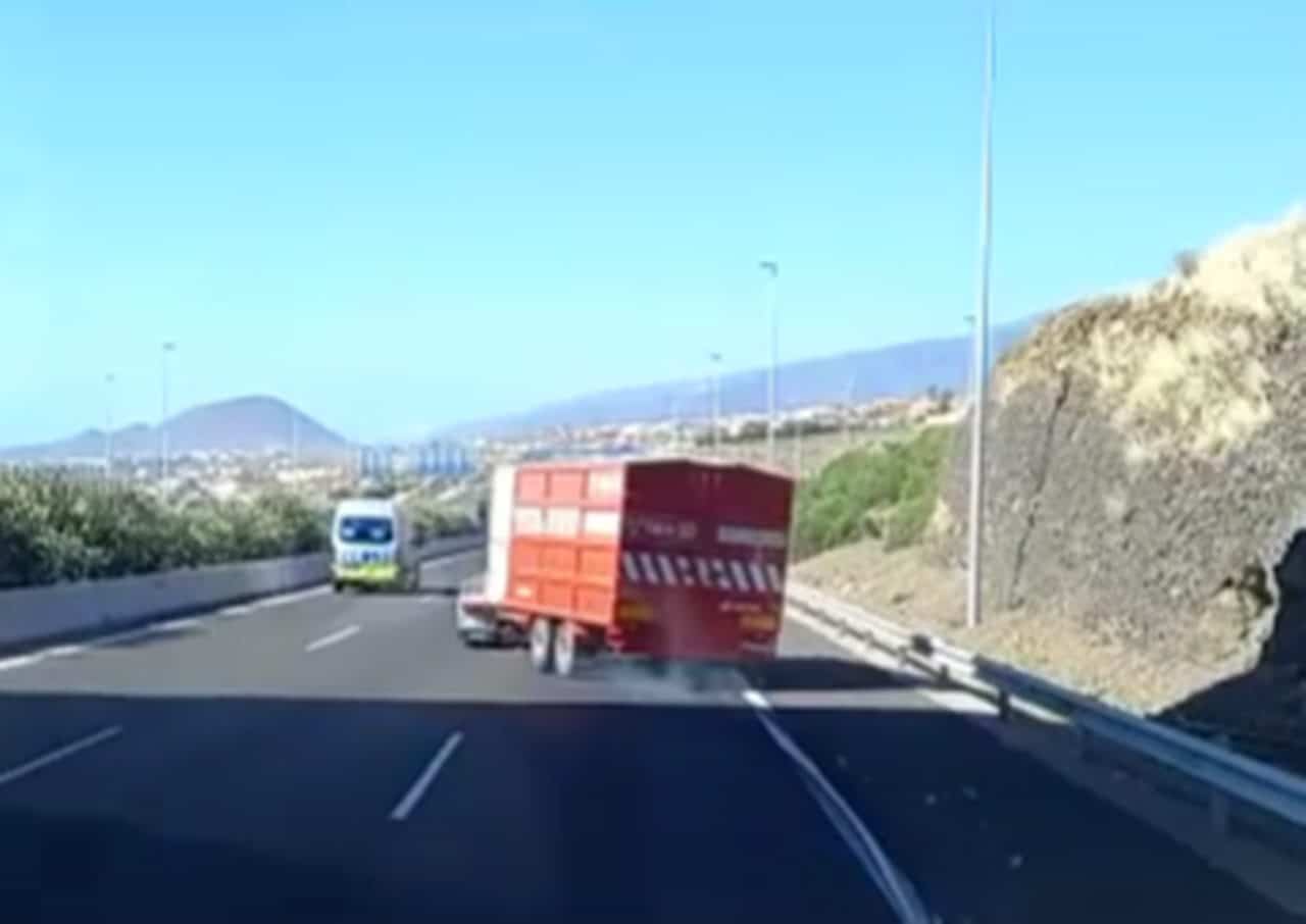 Un camión a punto de causar el desastre en la TF-1