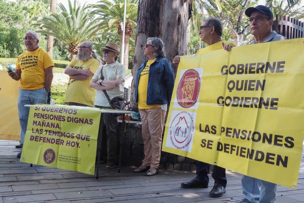 Demandan que la pensión mínima sea igual que el salario mínimo
