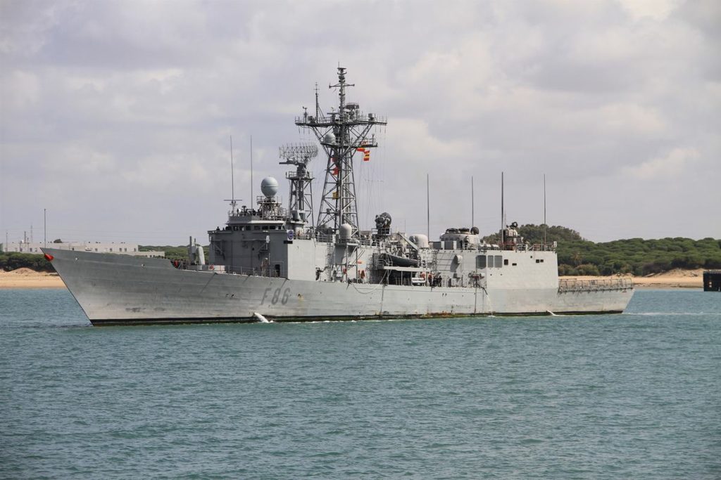 La Armada confirma que llevará a cabo maniobras con fuego real en aguas cercanas a Canarias