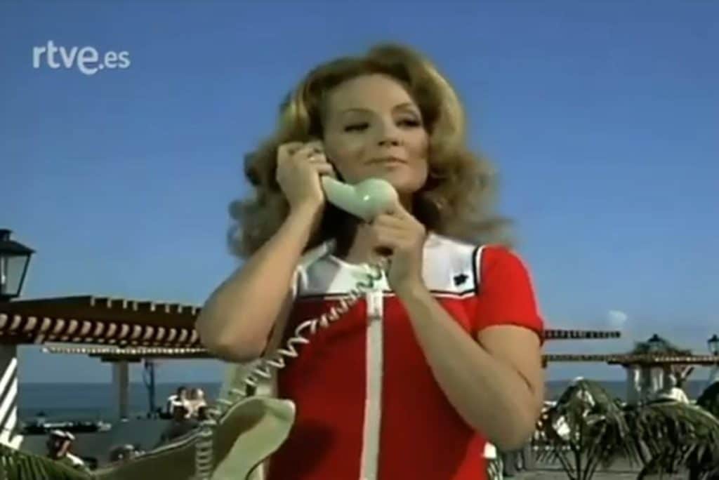 Cuando Carmen Sevilla usó un 'teléfono móvil' en Tenerife: era el año 1972