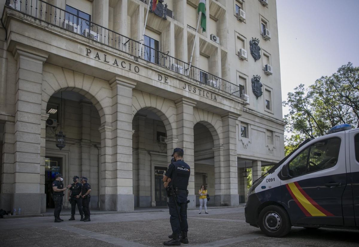 Condenado a 16 años de prisión por violar a su hija durante "varios años"