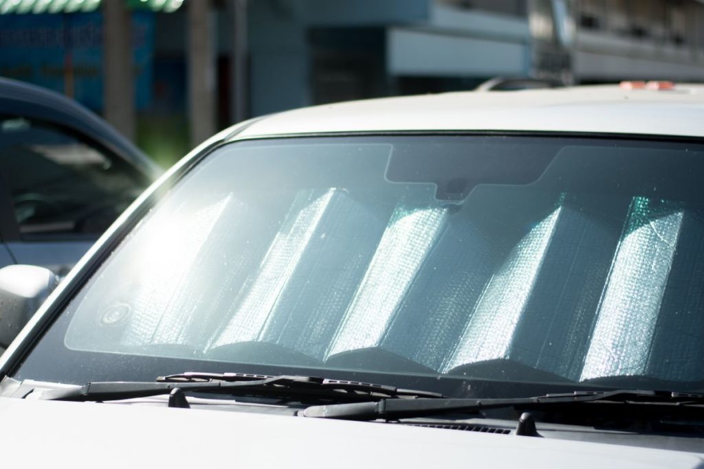 Los tres trucos más efectivos para enfriar el interior de los coches en días de calor extremo