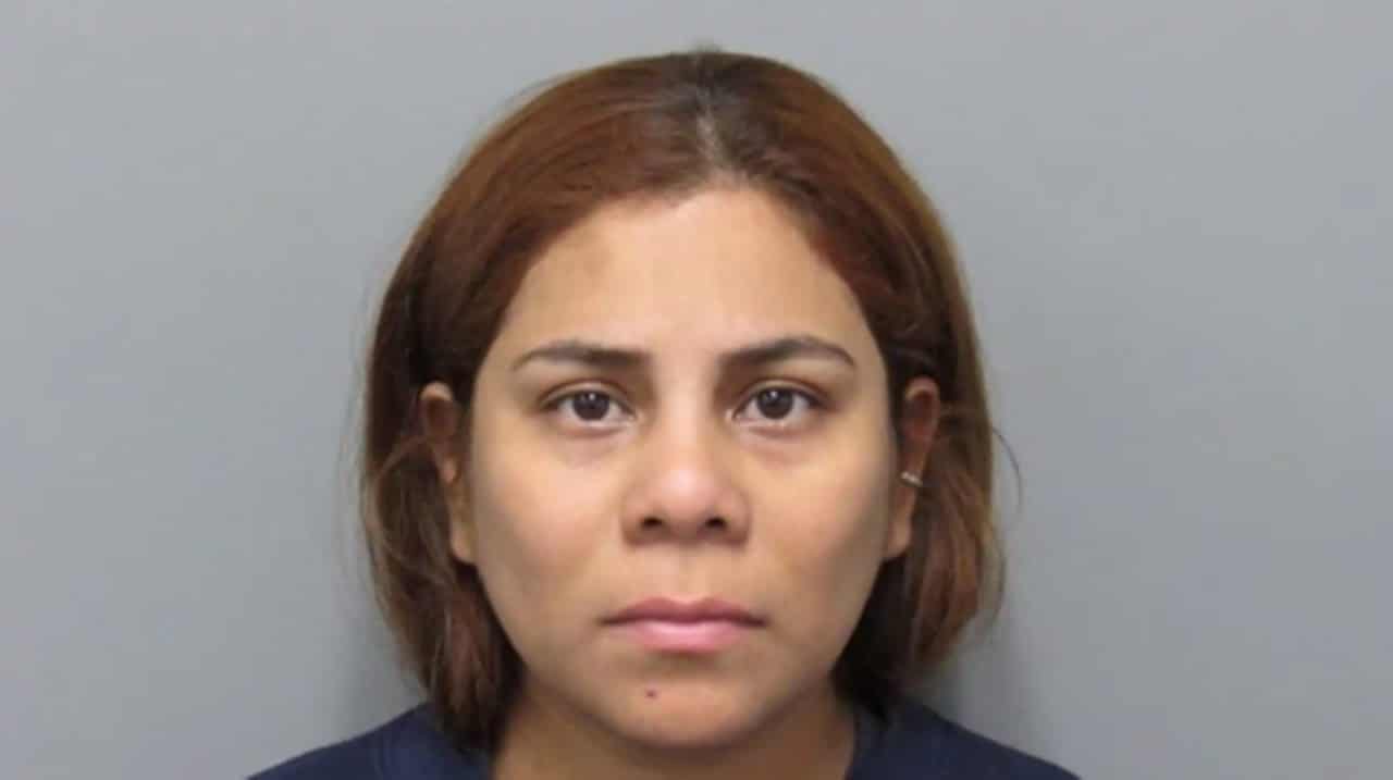 Detienen a una madre por la muerte de su hija de 16 meses: la dejó sola ...