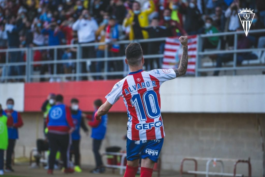 Romero disputó 90 partidos con el Algeciras.