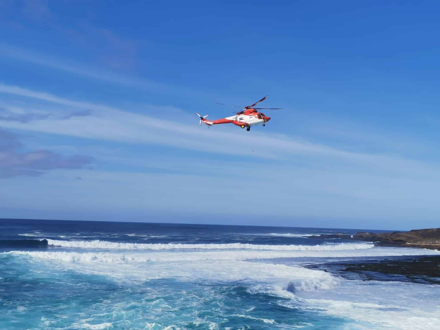 Continúa, por tierra, mar y aire, la búsqueda del menor desaparecido en Las Gaviotas