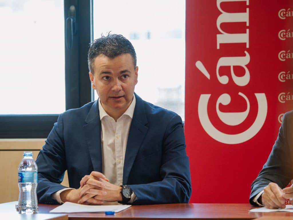 Héctor Gómez estrecha lazos con la Cámara de Comercio de Santa Cruz de Tenerife para apoyar al tejido productivo de la isla