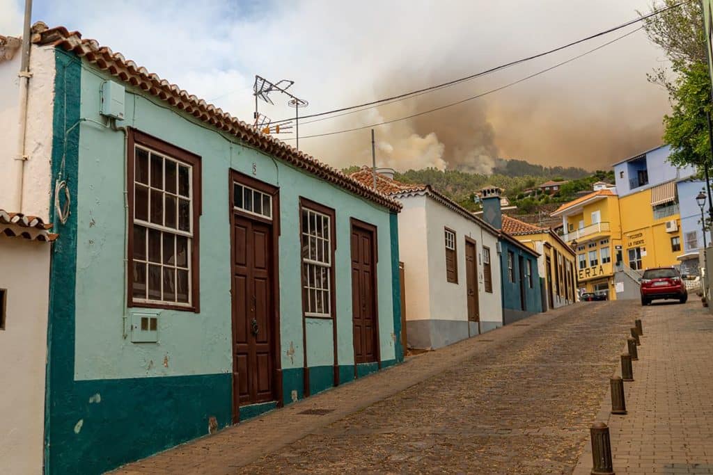El incendio de La Palma sigue activo en tres frentes: preocupa el de la Caldera de Taburiente