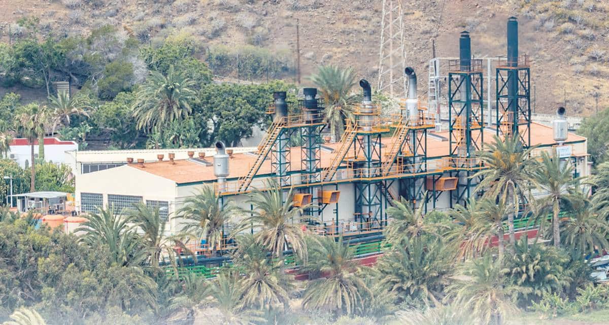 Un incendio en la central deja sin luz a La Gomera durante más de 24 horas