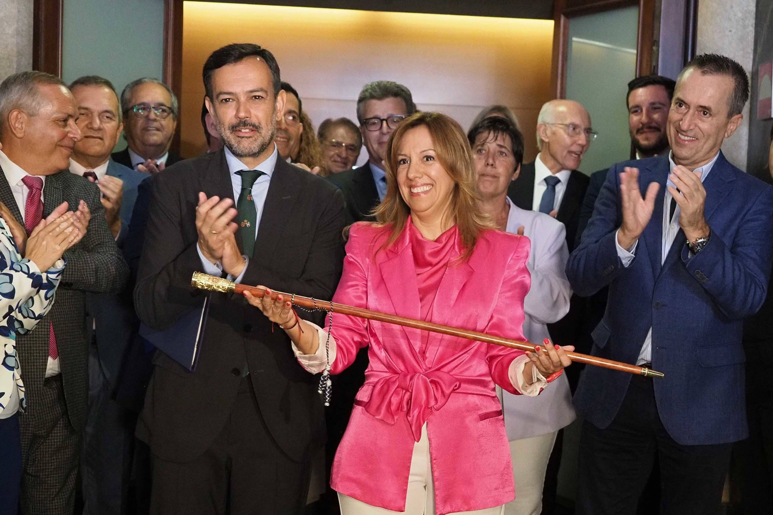 Dávila: “Nos ponemos manos a la obra para paliar las colas en Tenerife”