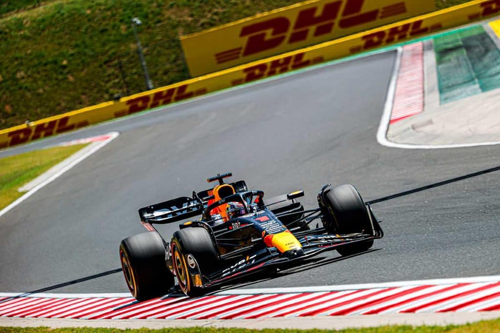 Verstappen domina de principio a fin en Hungría con Sainz octavo y Alonso noveno
