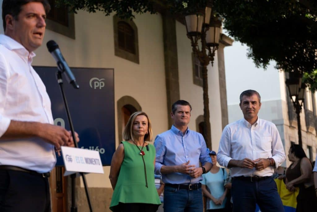 El PP eligió la Plaza Isla de la Madera, en pleno corazón de Santa Cruz, para dar inicio a su campaña. | Fran Pallero