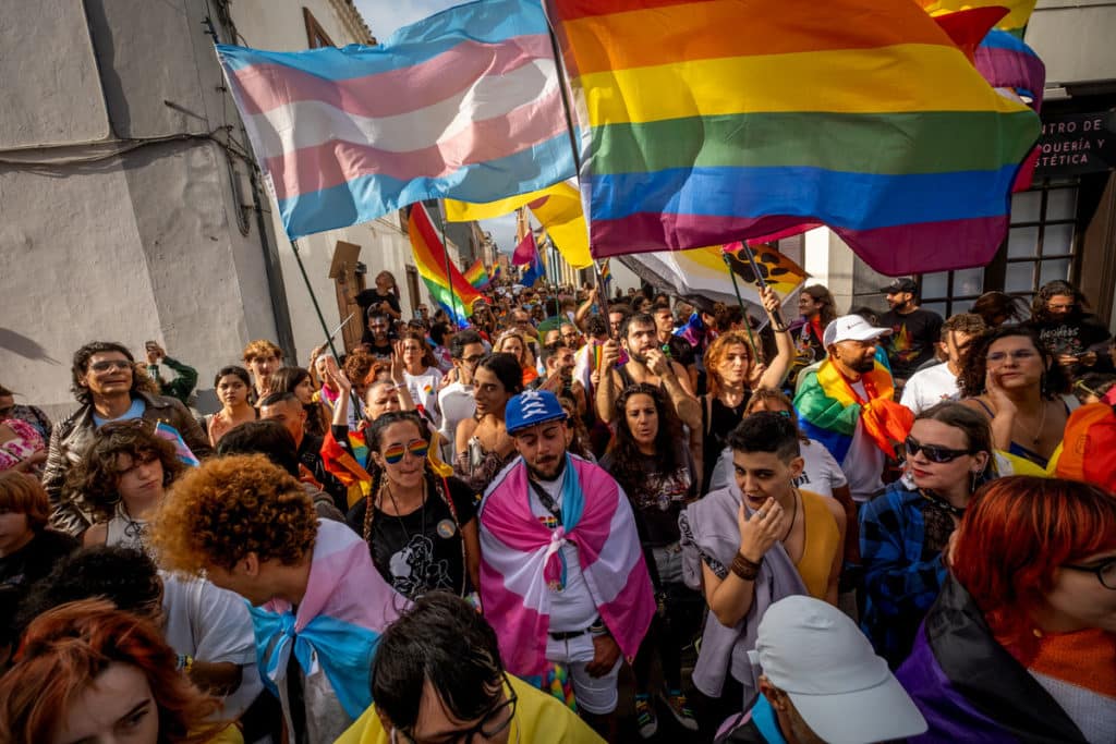 Miles de personas se manifiestan por el Orgullo LGBTIQA+ en La Laguna
