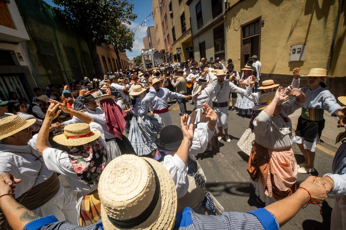 Más de 15.000 personas asisten a la Romería de San Benito. Fran Pallero