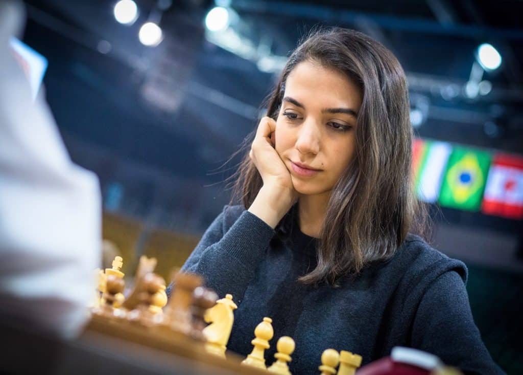 El Gobierno concede la nacionalidad española a la ajedrecista iraní Sara Khadem, que se negó a jugar con velo