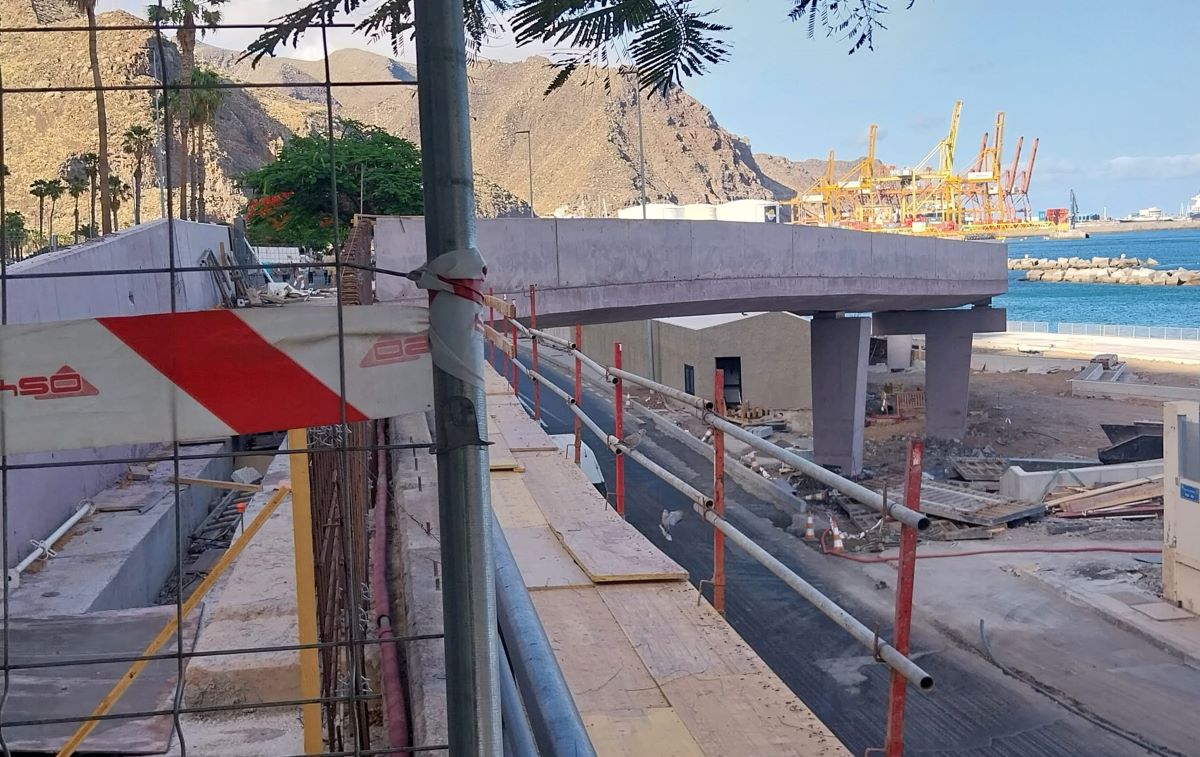 Críticas al impacto visual de las pasarelas a la playa santacrucera de Valleseco