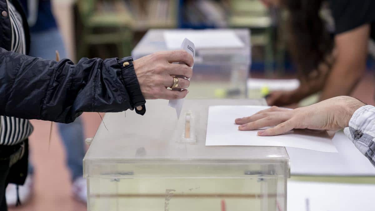 La Junta Electoral Central rechaza la petición del PSOE de revisar todos los votos nulos de Madrid