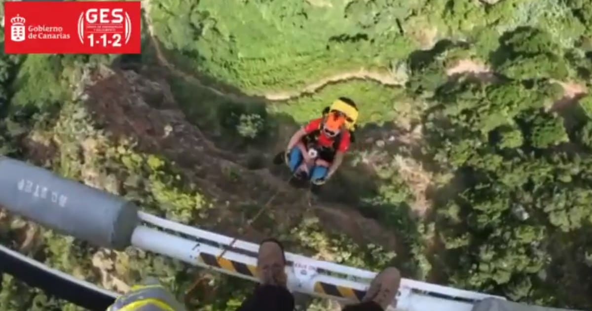 Rescate urgente en helicóptero de un menor con problemas de salud en La Gomera