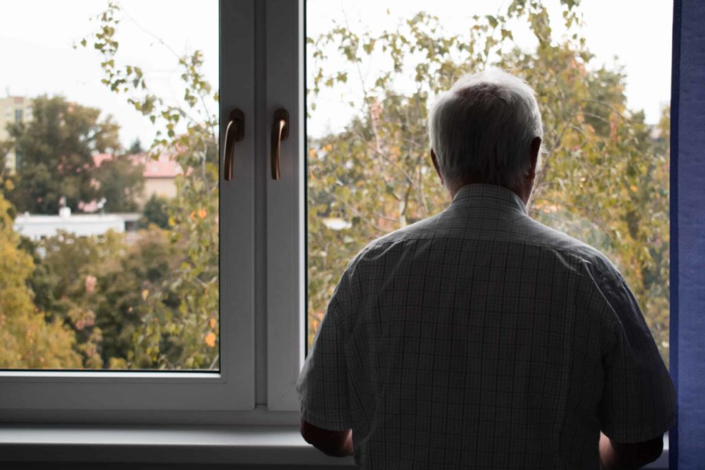 Las personas de 65 años o más que viven solas en Santa Cruz ya superan las 8.000